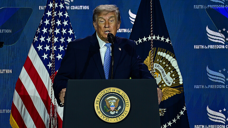 ABD Başkanı Donald Trump, New York'un veri merkezi politikalarını gözden