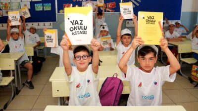 TÜGVA'nın düzenlediği Yaz Okulu programı, gençlerin eğitimine yeni bir soluk