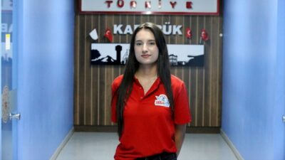 Karabük'te yaşayan Ayşegül Balım, matematikteki uluslararası başarısını TEKNOFEST projeleriyle pekiştiriyor.