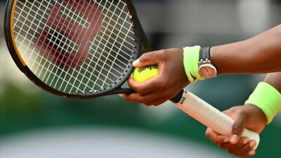 Tenis sezonunun en önemli turnuvalarından biri olan Wimbledon'da, Jannik Sinner