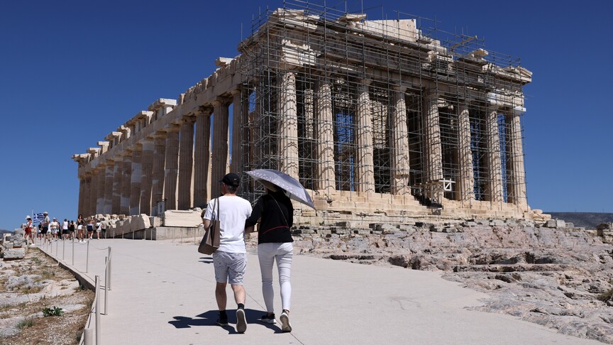 Yunanistan Sağlık Bakanlığı, artan sıcaklıklar nedeniyle vatandaşların dikkatli olmalarını istedi.