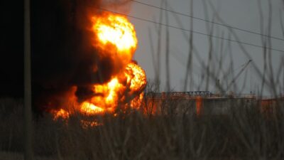 Ukrayna Devlet Başkanı Volodimir Zelenskiy, Rusya'nın Ufa kentindeki petrol rafinerisine