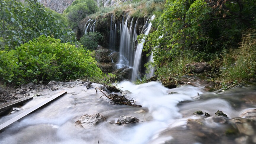 Kayseri'nin Yahyalı ilçesinde yer alan Yeşilköy Şelalesi, muhteşem doğasıyla doğa