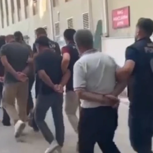 Diyarbakır merkezli gerçekleştirilen operasyonda, çocuklarını kaybeden aileleri tehdit eden şüphelilere