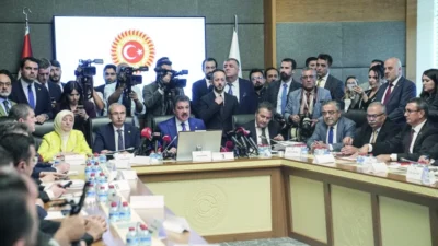 TBMM Adalet Komisyonu, 17 saat süren tartışmaların ardından terörsüz Türkiye