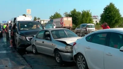 Antalya'nın Manavgat ilçesinde meydana gelen zincirleme trafik kazasında 17 kişi