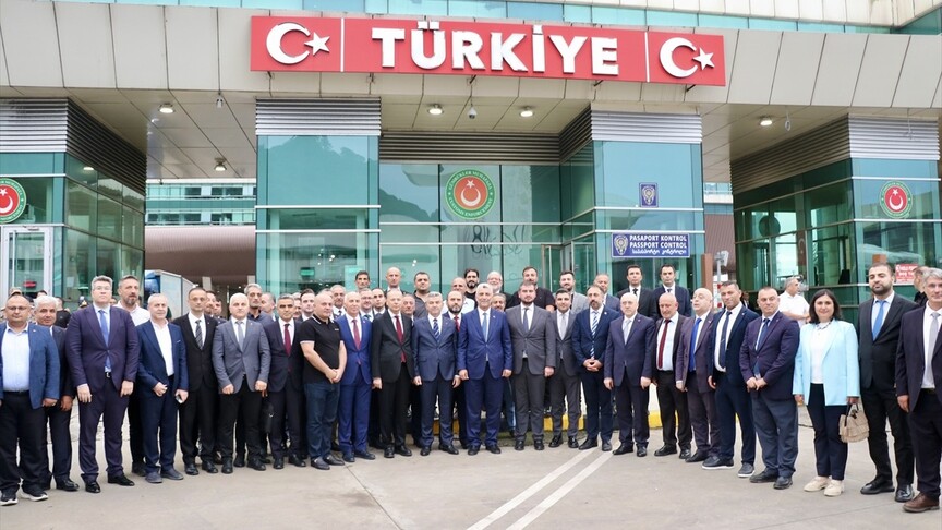 Ticaret Bakanı Bolat, Sarp Gümrük Kapısı'nın Asya ülkeleri için stratejik