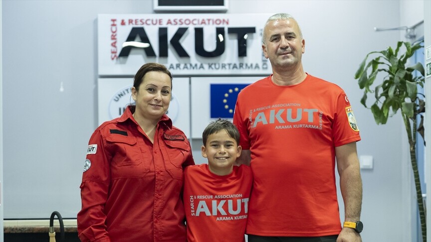 Marmara Depremi'nde yaşanan acıların ardından tanışan Bülent ve Elif Şentürk,