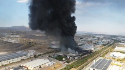 Elazığ'da bir fabrikada çıkan yangın, hızlı müdahale ile kontrol altına