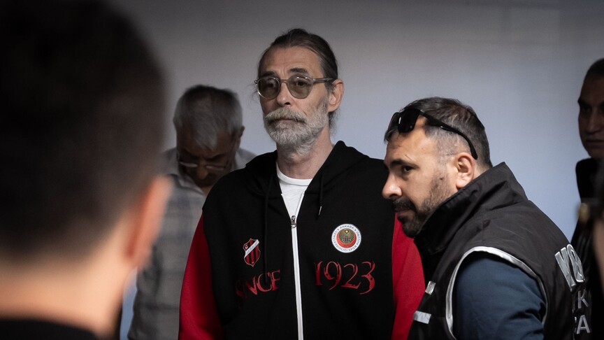 Erdal Beşikçioğlu'nun uyuşturucu testi pozitif çıkarken, yolsuzluk soruşturması da derinleşiyor.