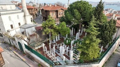 Fatih'te bulunan Osmanlı hazireleri, Kültürel Miras Müdürlüğü'nün önderliğinde aslına uygun