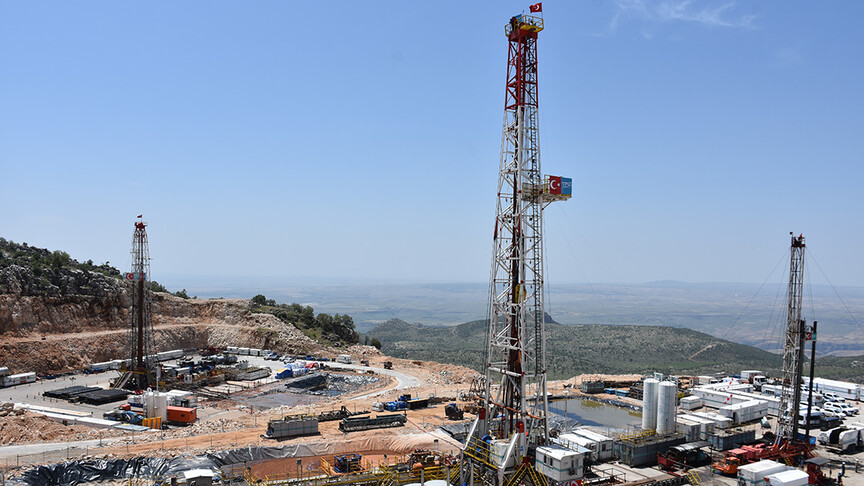 Enerji ve Tabii Kaynaklar Bakanı Alparslan Bayraktar, Gabar'da gerçekleşen petrol