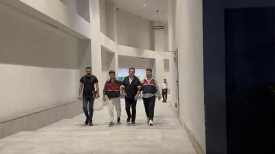 İstanbul'da gözaltına alınan gazeteci Tahir Sarıkaya, adli süreç sonunda tutuklandı.