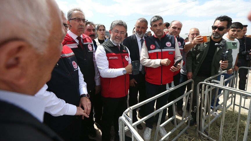 Tarım ve Orman Bakanı Yumaklı, büyükbaş hayvanların dijital ortamda izlenmesini