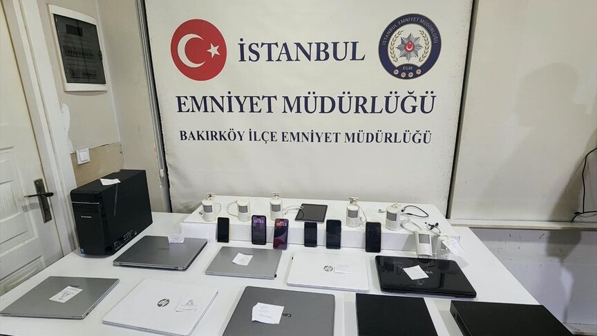 Bakırköy'deki bir güzellik merkezinde gizlice görüntü kaydedildiği iddiasıyla üç kişi