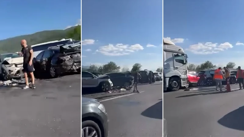 Sakarya'nın Hendek ilçesinde meydana gelen zincirleme kazada 12 araç karıştı,