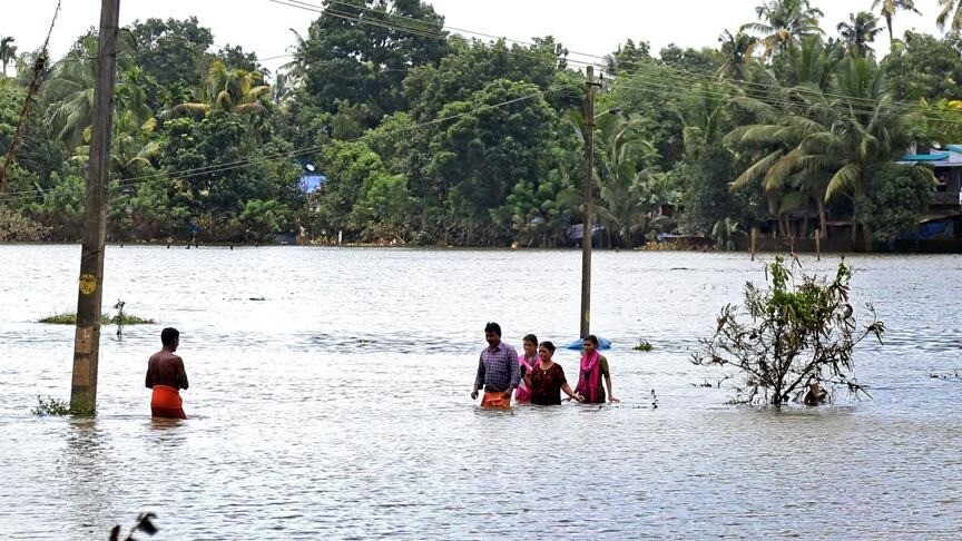 Kerala eyaletinde yaşanan şiddetli yağışlar, büyük bir felakete yol açarak