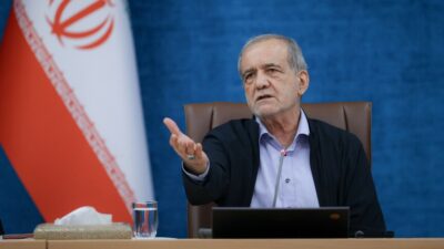 İran Cumhurbaşkanı Pezeşkiyan, ekonomik baskılara karşı geri adım atmayacaklarını vurgulayarak
