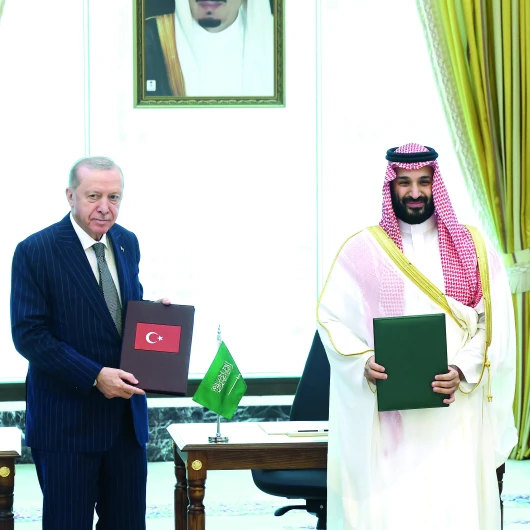 Türkiye, Pakistan ve Suudi Arabistan, Mekke'de imzaladıkları savunma anlaşmasıyla İslam