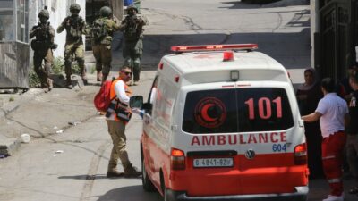 İsrail ordusunun Batı Şeria'da gerçekleştirdiği saldırılarda, iki sağlık görevlisi dahil