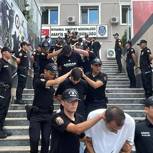 İstanbul'da gerçekleştirilen büyük çaplı bir operasyonda, suç örgütlerine yönelik önemli