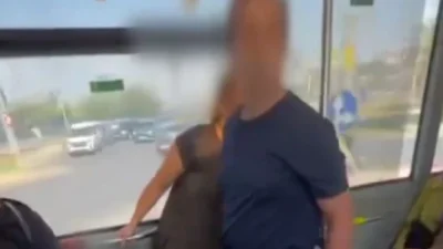 İzmir'de bir halk otobüsünde 'Gavur İzmir' ifadesi yüzünden tartışmalar büyüyünce