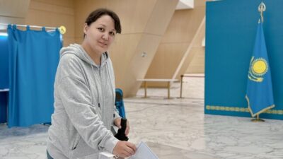 Kazakistan'da tek meclisli Kurultay için oy verme işlemi başladı. Seçimlerde