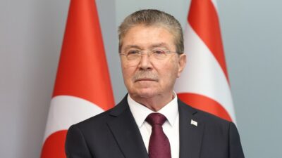 KKTC Başbakanı Üstel, Rum yönetiminin Kıbrıs Türk halkına yönelik baskılarını