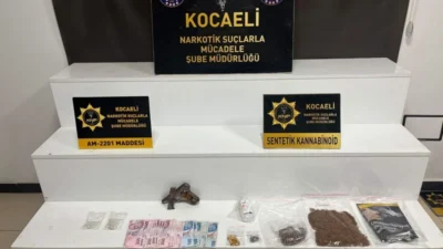 Kocaeli'de gerçekleştirilen uyuşturucu operasyonunda gözaltına alınan 11 kişiden 6'sı tutuklandı.