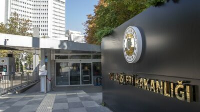 Kolombiya'da meydana gelen 7,4 büyüklüğündeki deprem, Türkiye'de derin üzüntü yarattı.