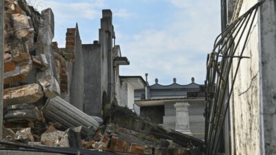 Kolombiya'da meydana gelen 7,4 büyüklüğündeki depremin ardından hayatını kaybedenlerin sayısı