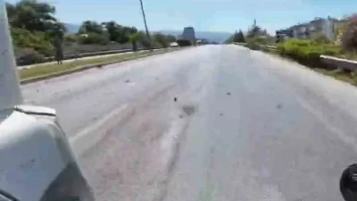 Manisa'nın Ahmetli ilçesinde meydana gelen kazada kamyon, sepetli motosiklete çarparak