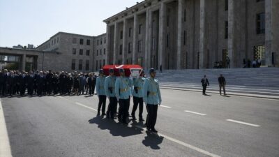 Eski milletvekili Mehmet Cevdet Selvi için TBMM'de düzenlenen cenaze törenine