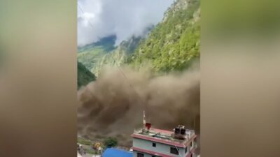 Nepal'deki sel felaketi sonucunda 7 kişi hayatını kaybetti, 25 kişi
