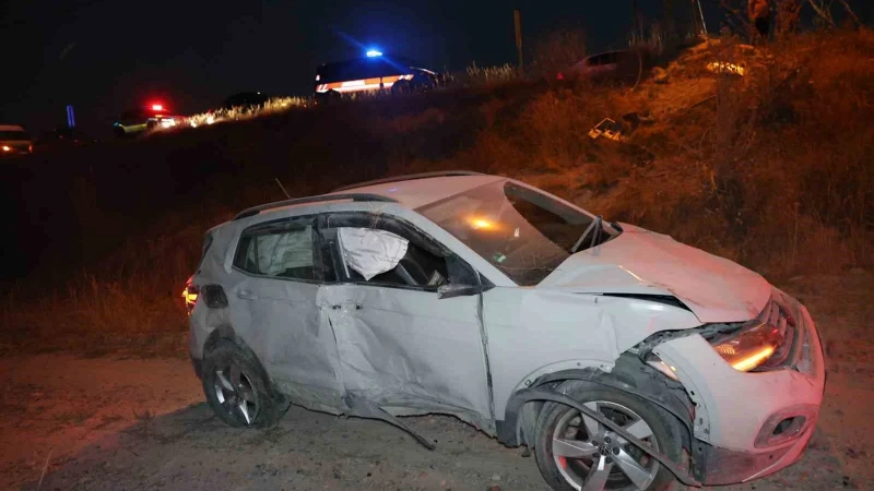 Nevşehir'de lastiği patlayan otomobil takla attı, sürücü ve yolcu hastaneye