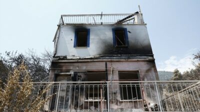 Çevre Şehircilik ve İklim Değişikliği Bakanı Murat Kurum, yangından etkilenen