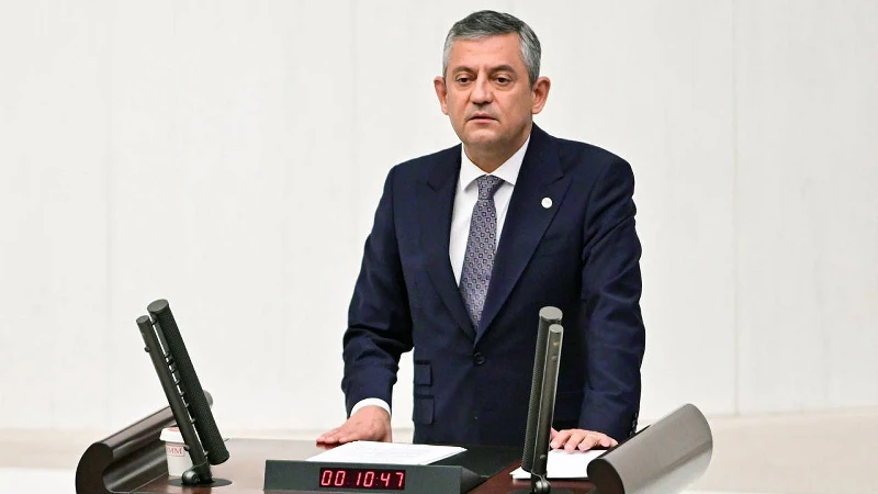Özgür Özel, Terörsüz Türkiye yasası üzerindeki tartışmaları gidermek için sahada