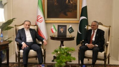 Pakistan Dışişleri Bakanı Muhammed İshak Dar, İranlı mevkidaşı Abbas Erakçi