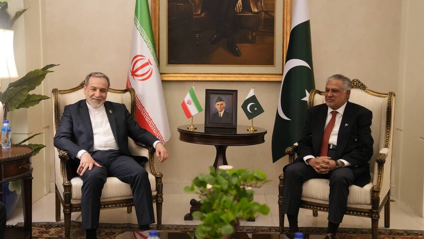 Pakistan Dışişleri Bakanı Muhammed İshak Dar, İranlı mevkidaşı Abbas Erakçi