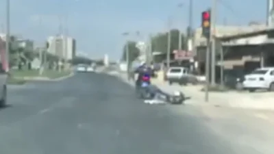Şanlıurfa'da polisin 'dur' ihtarına uymayan motosiklet sürücüsü, kaza yapınca yakalandı