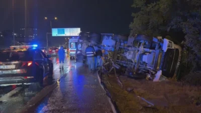 Sancaktepe'de meydana gelen beton mikseri kazasında yaralanan olmadı. Olayla ilgili