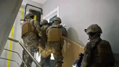 Şanlıurfa'da düzenlenen DEAŞ operasyonunda gözaltına alınan 8 kişiden 7'si tutuklandı.