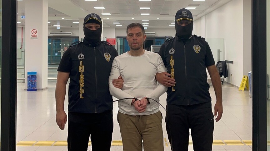 Organize suç örgütü elebaşı Serkan Kurtuluş, Türkiye'ye döndükten sonra tutuklandı.