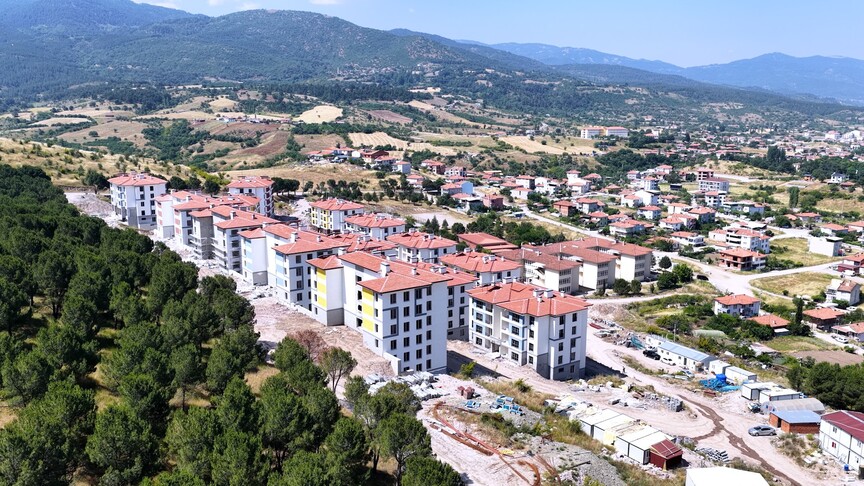 Balıkesir'deki depremler sonrası inşa edilen 305 konut ve 1 iş