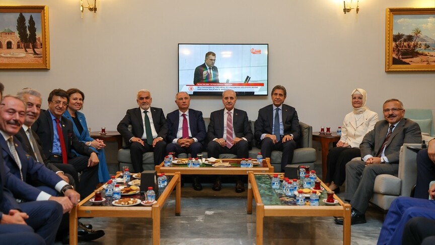 TBMM Başkanı Numan Kurtulmuş, iktidar ve muhalefet kulislerini ziyaret ederek