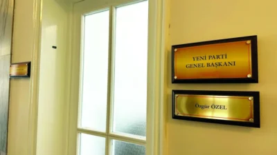 TBMM'de CHP'den ayrılan 91 milletvekili, Yeni Parti'yi kurdu. Yeni düzenle