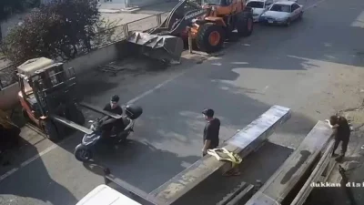 Tekirdağ'da meydana gelen kazada, forklifte çarpan 16 yaşındaki motosiklet sürücüsü