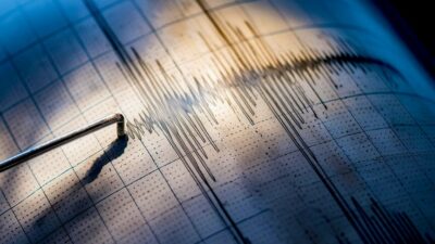 Japonya'da meydana gelen 5,8 büyüklüğündeki depremde 20'den fazla kişi yaralandı.