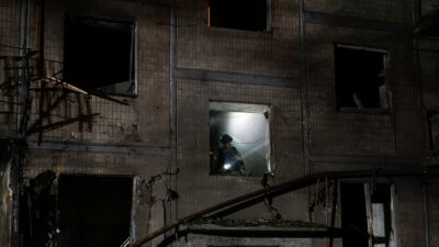 Kiev bölgesindeki saldırılarda kaydedilen ölü sayısı her geçen gün artıyor.