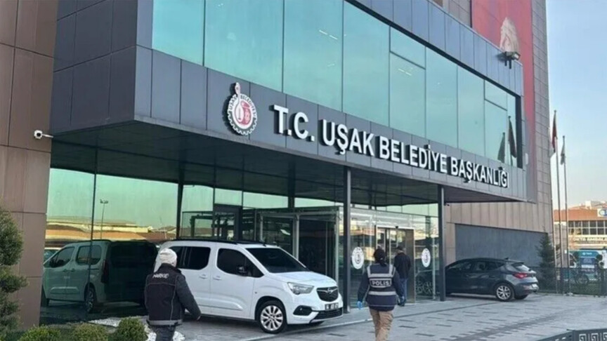 Uşak Belediyesi'nde sigortalı gösterilen çalışanlara yönelik gerçekleştirilen operasyonda 9 kişi